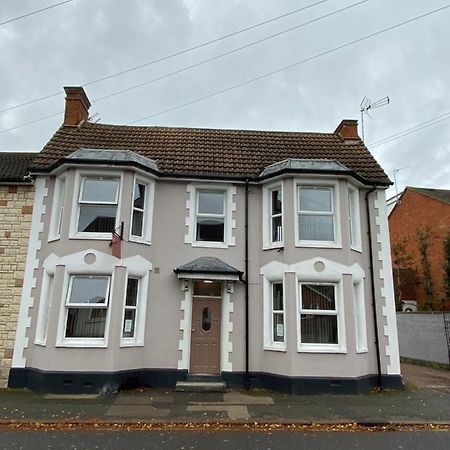 Abbey Guest House Milton Keynes Exterior foto
